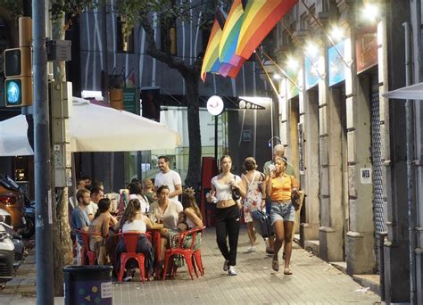 chaperos bcn|Guía Gay de Barcelona: la guía gay y lesbiana más amplia de。